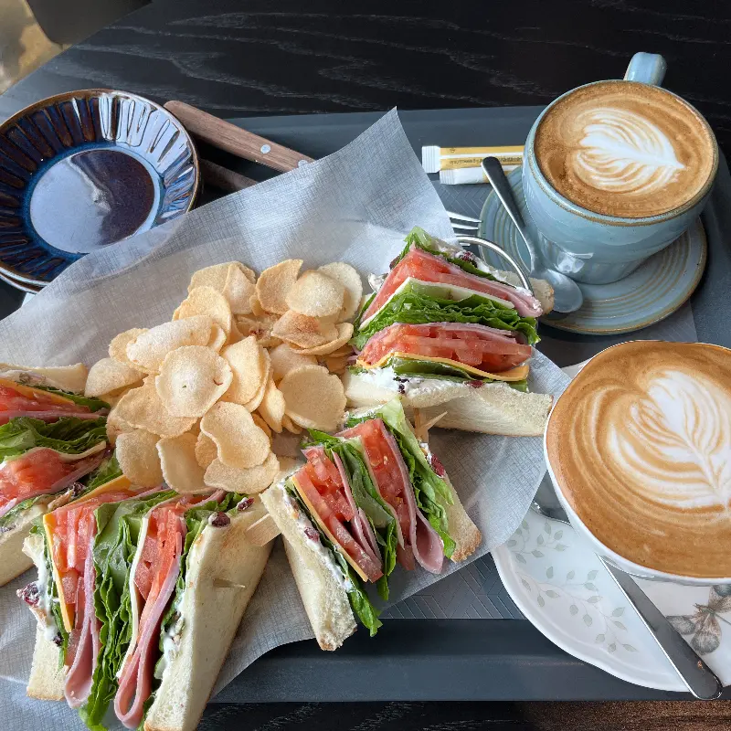 샌드위치와 커피