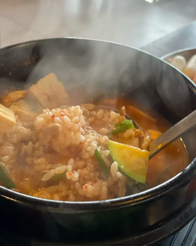 뚝배기에 담겨져 나오는 된장술밥