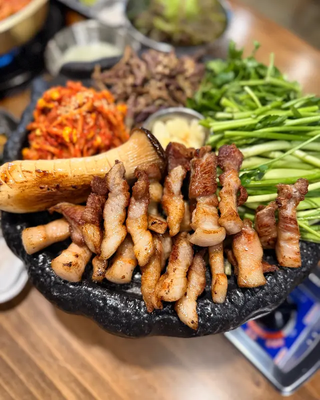 미나리와 삼겹살의 조화