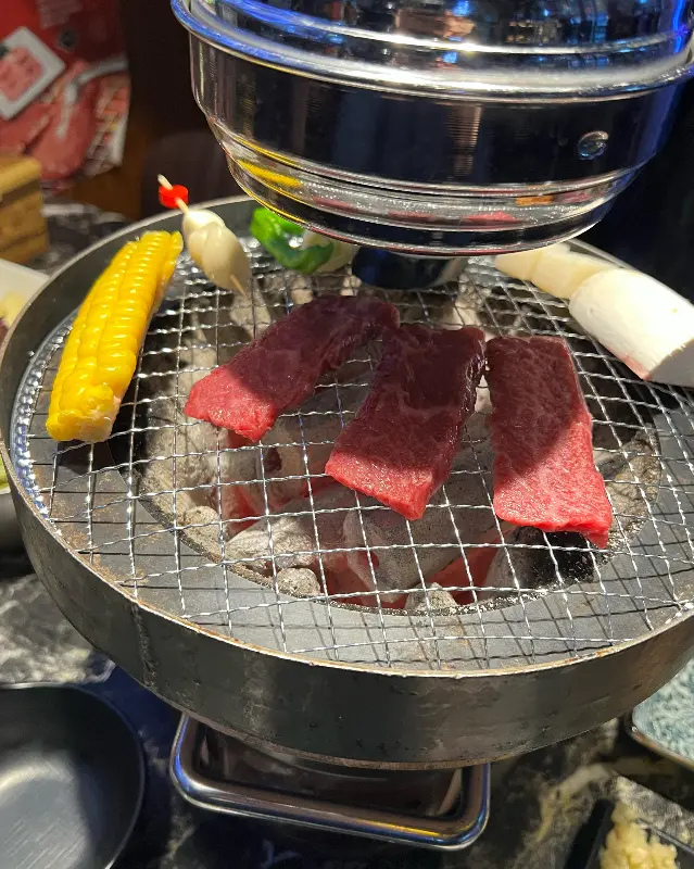 숯불 위에서 익어가는 와규