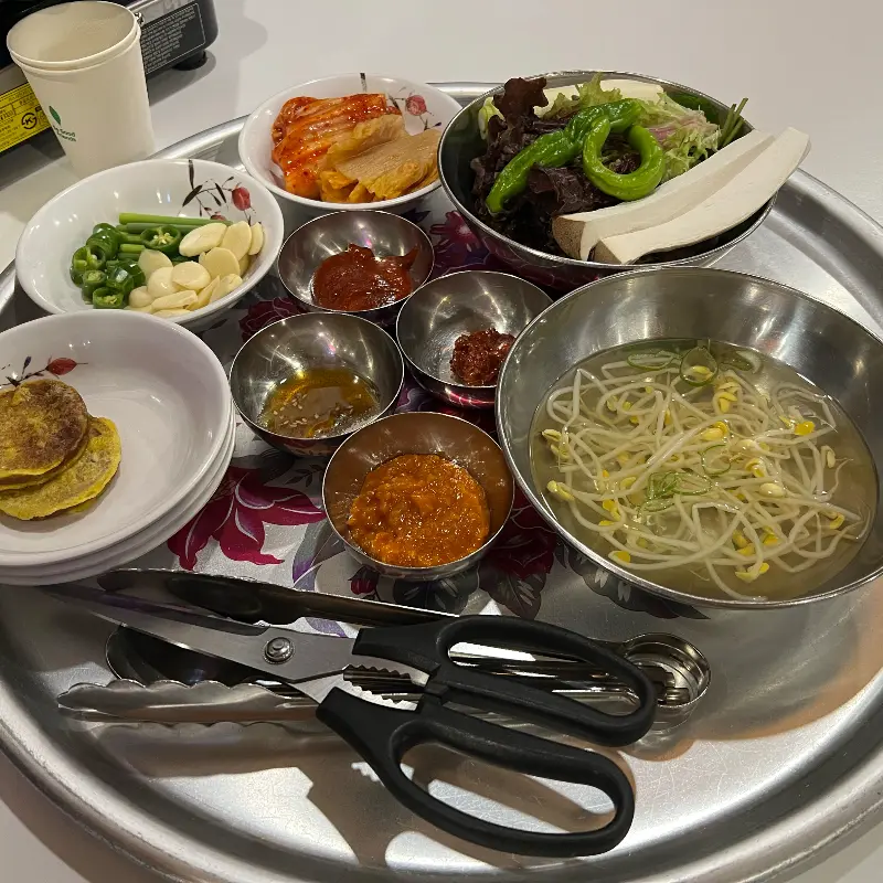 푸짐한 기본 상차림