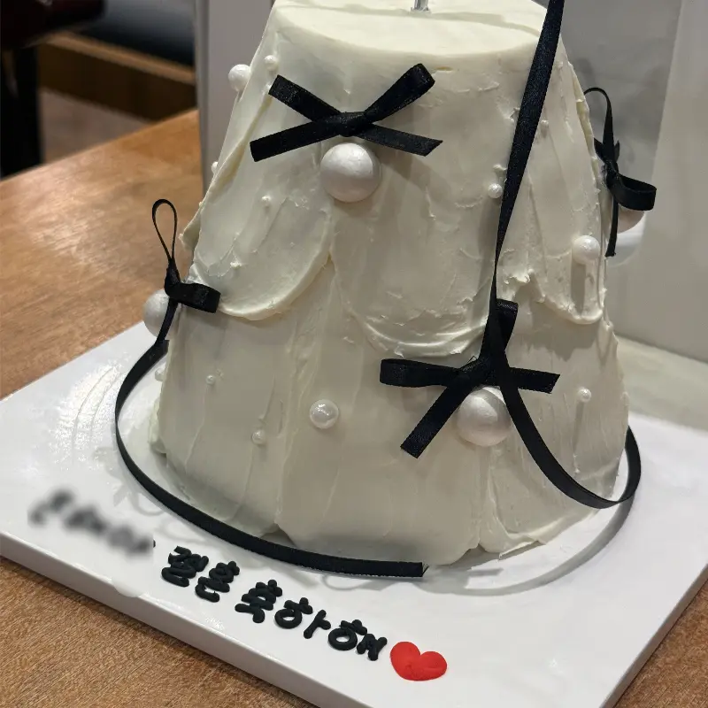 다양한 디자인의 케이크