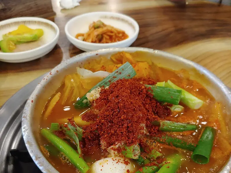 다시 봐도 먹음직스러운 김치찌개