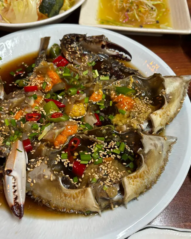 푸짐한 간장게장 정식