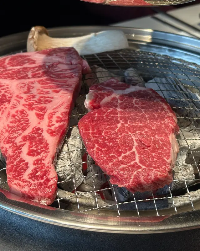 화로 위에서 익어가는 등심