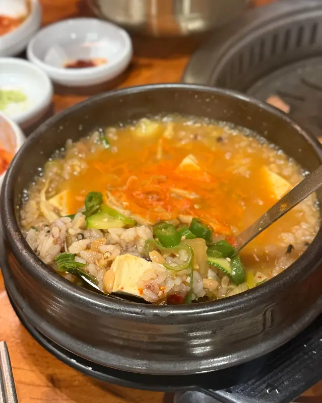 깊고 시원한 맛의 된장찌개