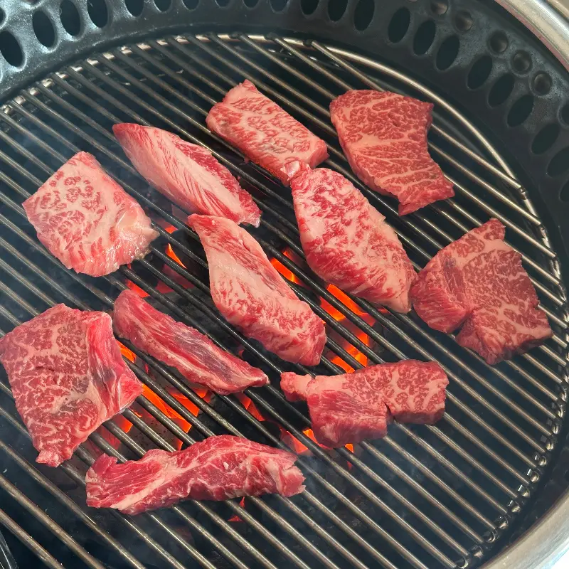 숯불 위 갈비살