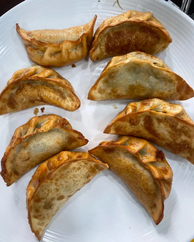 겉바속촉 군만두