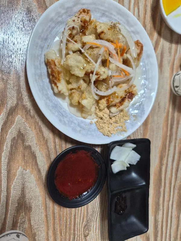 탕수육과 짬뽕 소스, 단무지