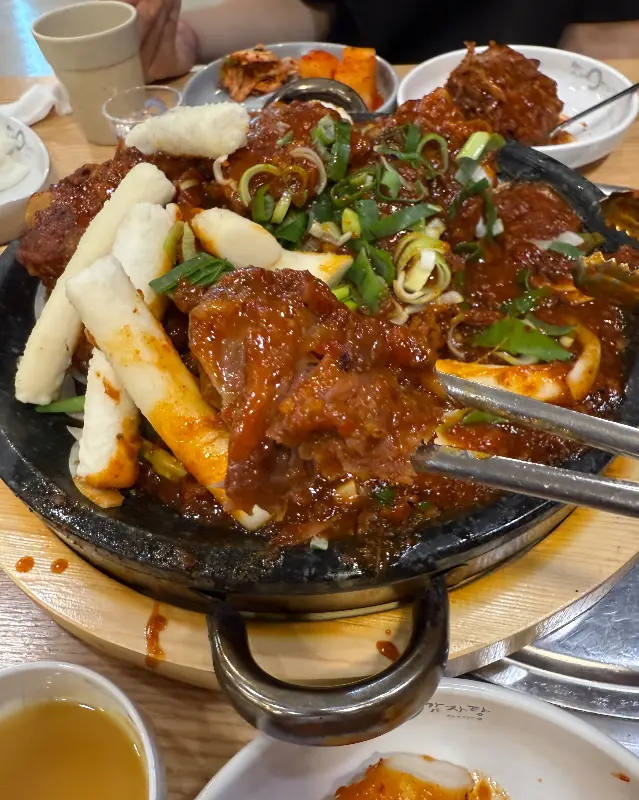 맛나감자탕 간장목뼈찜