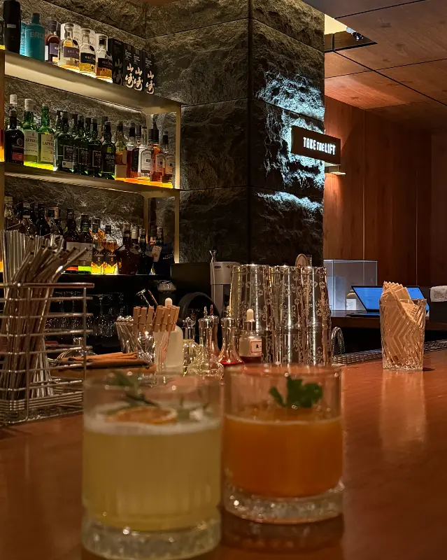 테이크 더 리프트 바 좌석