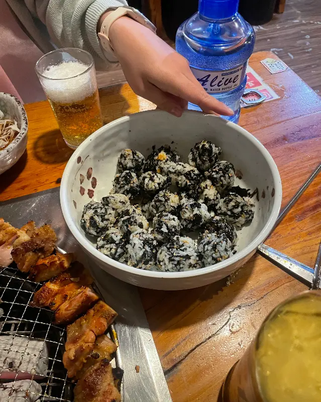 주먹밥과 함께 즐기는 닭갈비