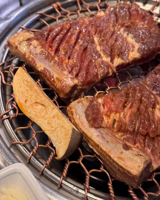 두툼한 돼지갈비