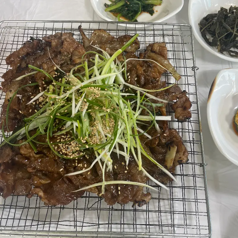 클로즈업한 석쇠불고기