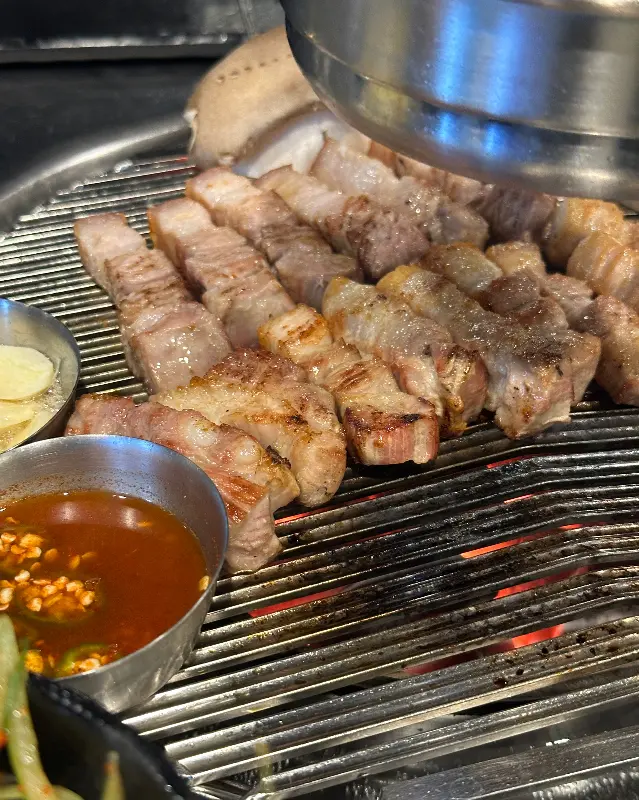 잘 구워진 오겹살