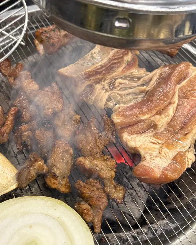 맛있게 익어가는 양념갈비