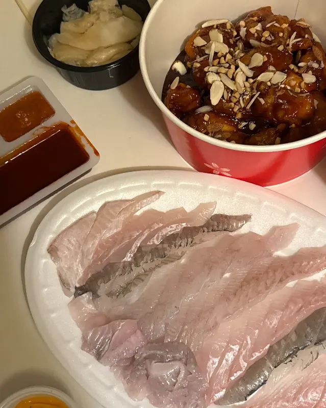 눈으로도 느껴지는 싱싱함, 대방어와 광어회