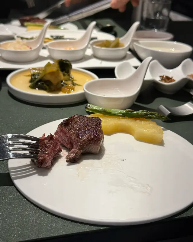 고소하고 쫄깃한 육사시미