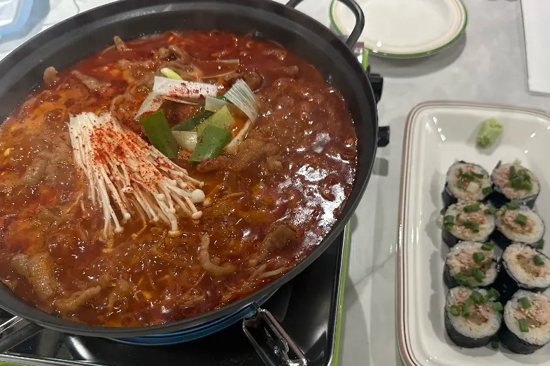 국물 닭발과 김밥