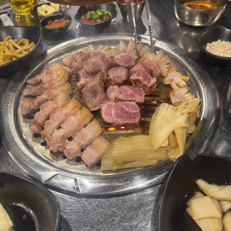 흑돼지 구이 한상차림