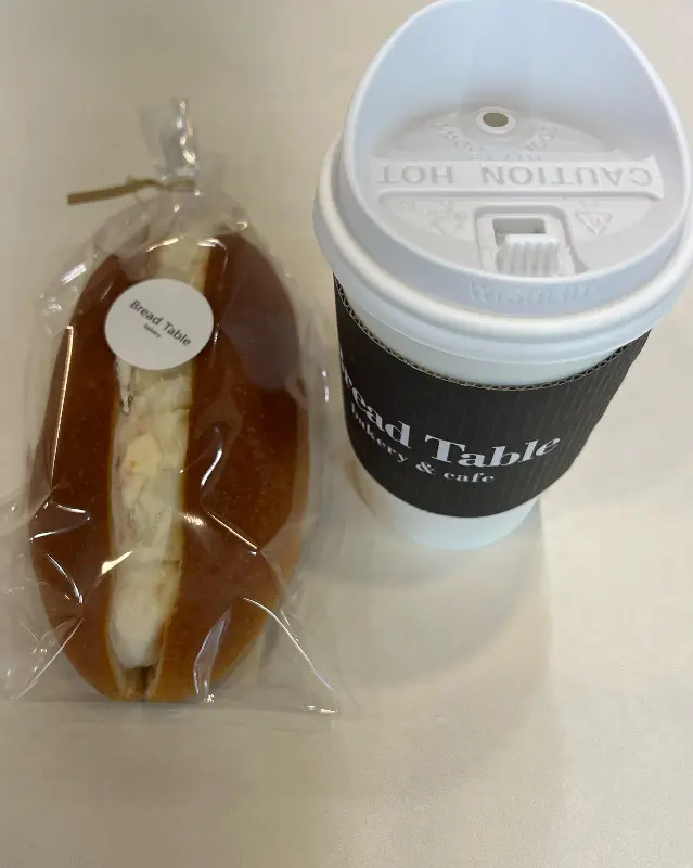 명란 바게트와 커피