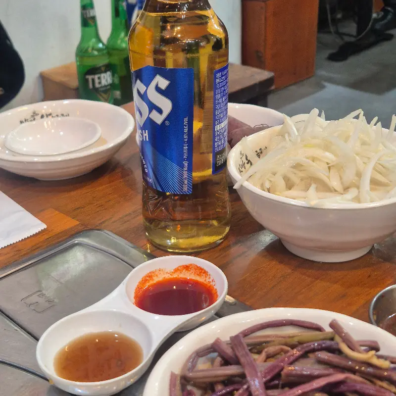 곁들임 채소와 술