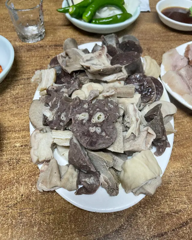 모듬 수육 한 접시