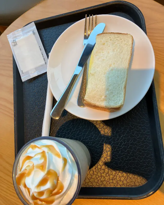 돌체라떼와 샌드위치