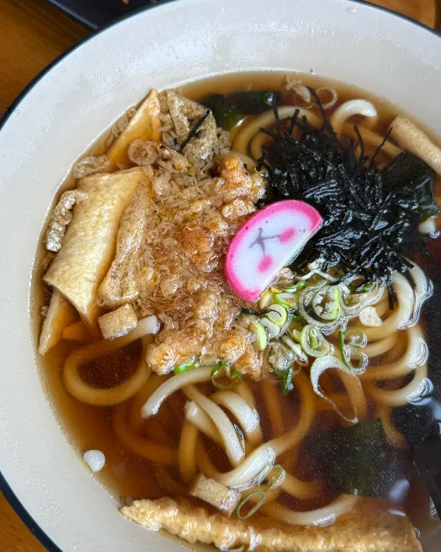 마시멜로를 구워 먹을 수 있는 캠핑장 분위기의 공간