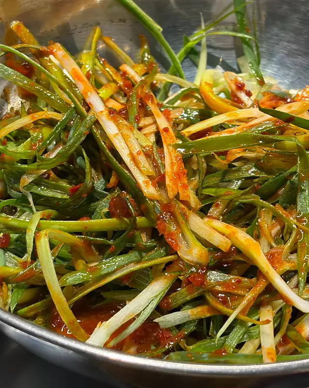 고기와 함께 먹으면 맛있는 파절이