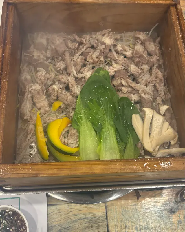 편백찜 속 재료들