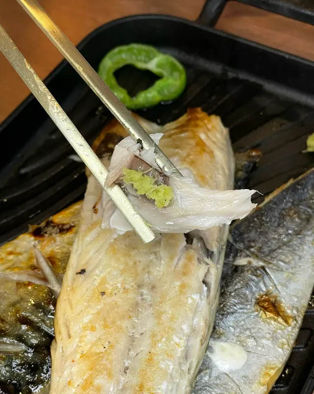 고등어구이 살점