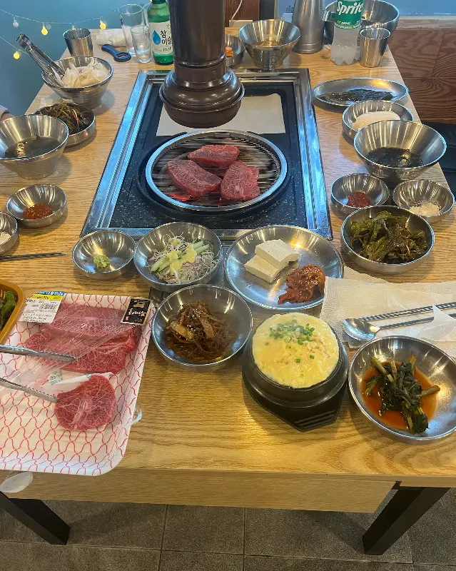푸짐하게 차려진 한 상 차림