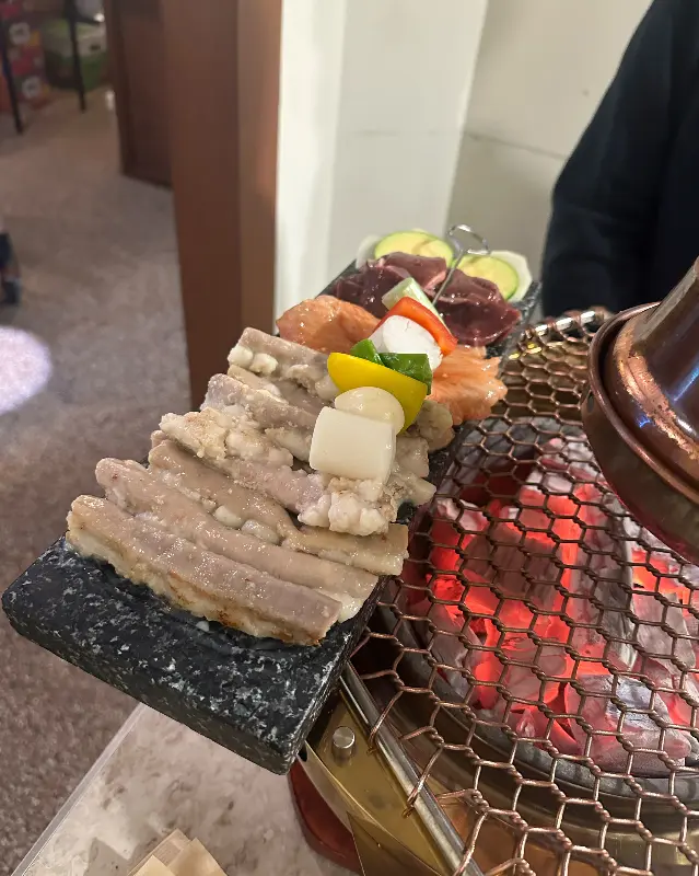 숯불 위에서 익어가는 대창