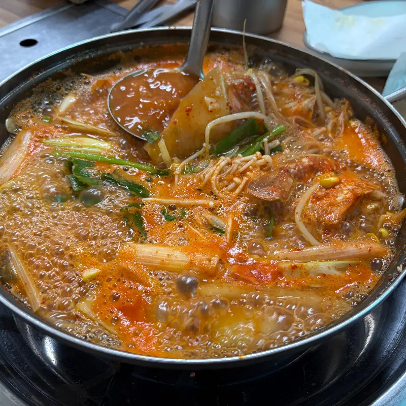 시원하고 칼칼한 꽃게탕