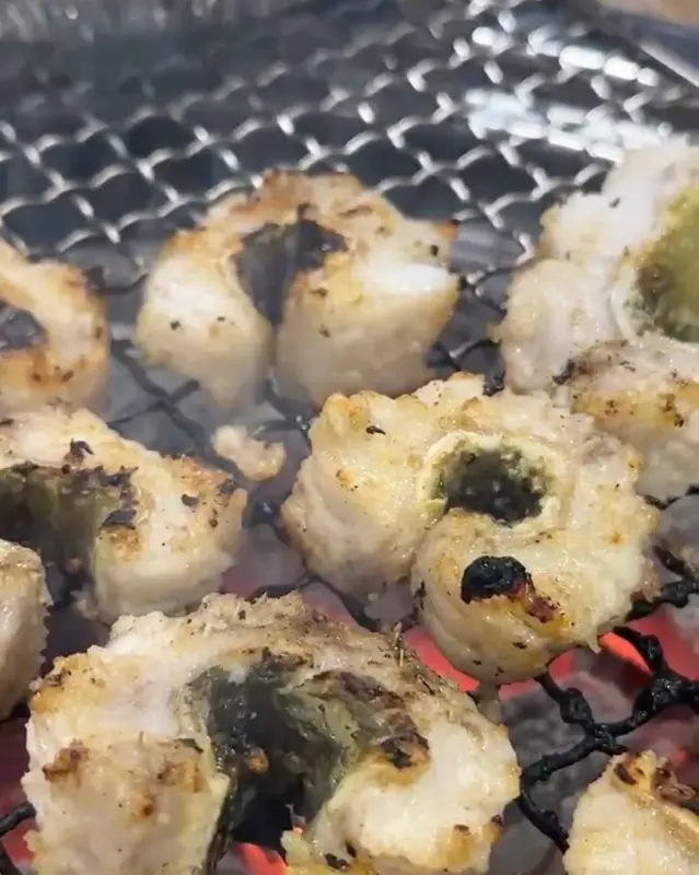 숯불에 구워지는 장어