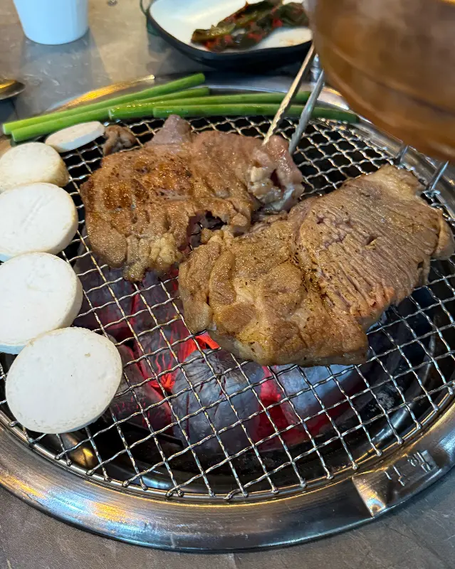 고기와 함께 곁들여 먹는 밑반찬
