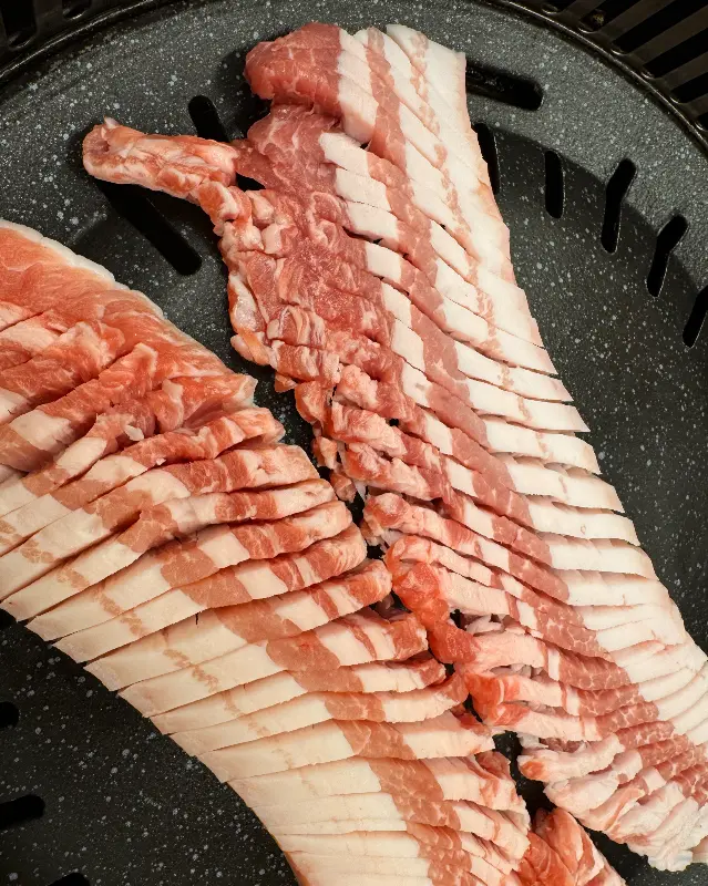 신선해 보이는 삼겹살