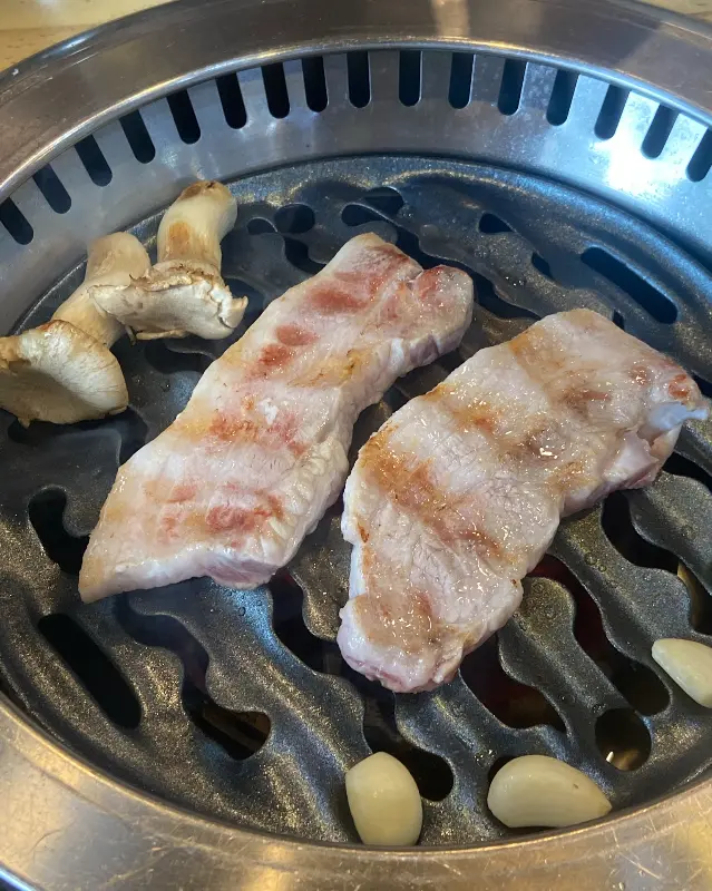 노릇노릇 삼겹살