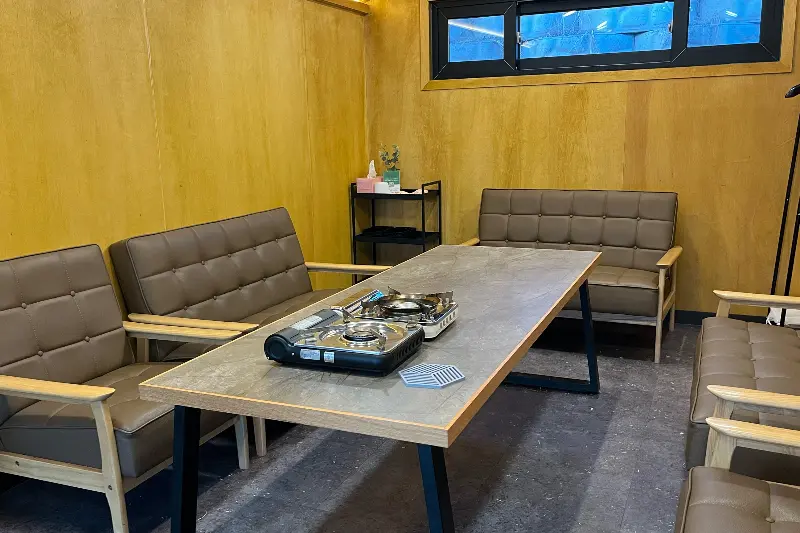 아늑하고 편안한 실내 공간