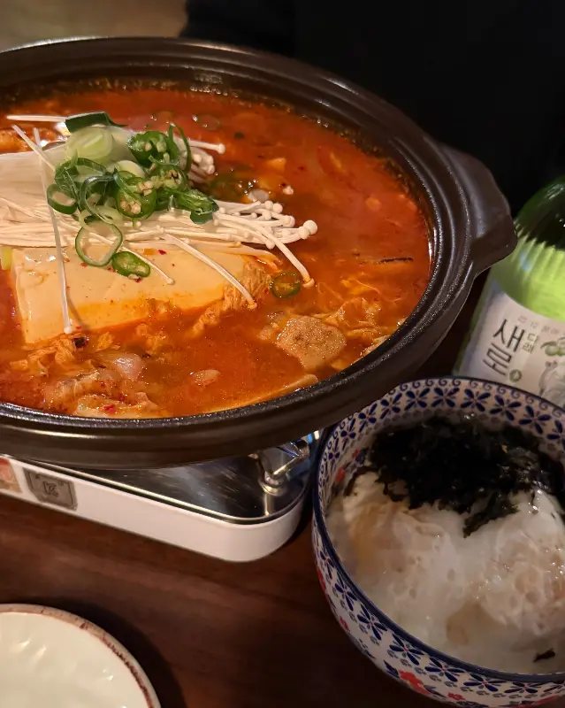 순두부 찌개의 얼큰한 비주얼