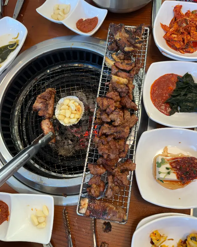 깔끔한 매장 내부