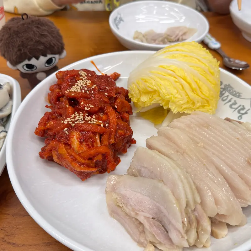 보쌈과 곁들여 먹기 좋은 밑반찬들