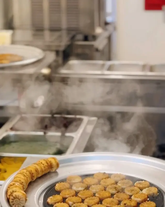 국화빵을 굽는 모습