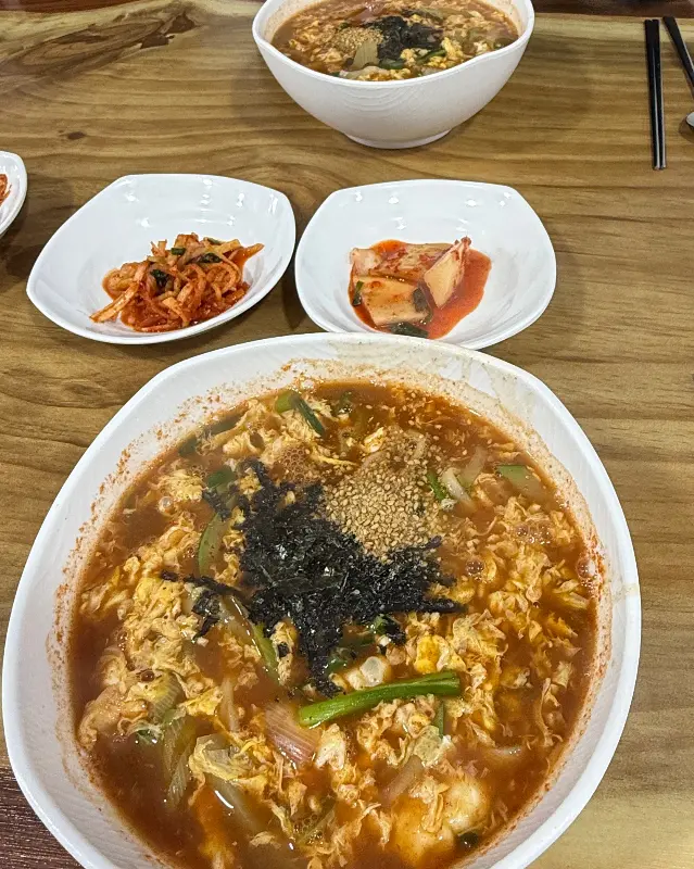 장칼국수와 밑반찬
