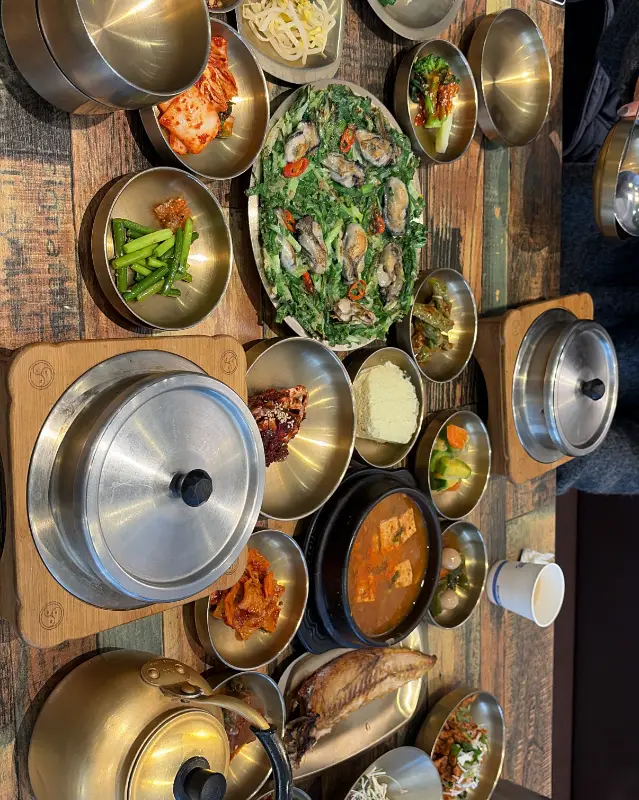 굴이 가득한 굴밥