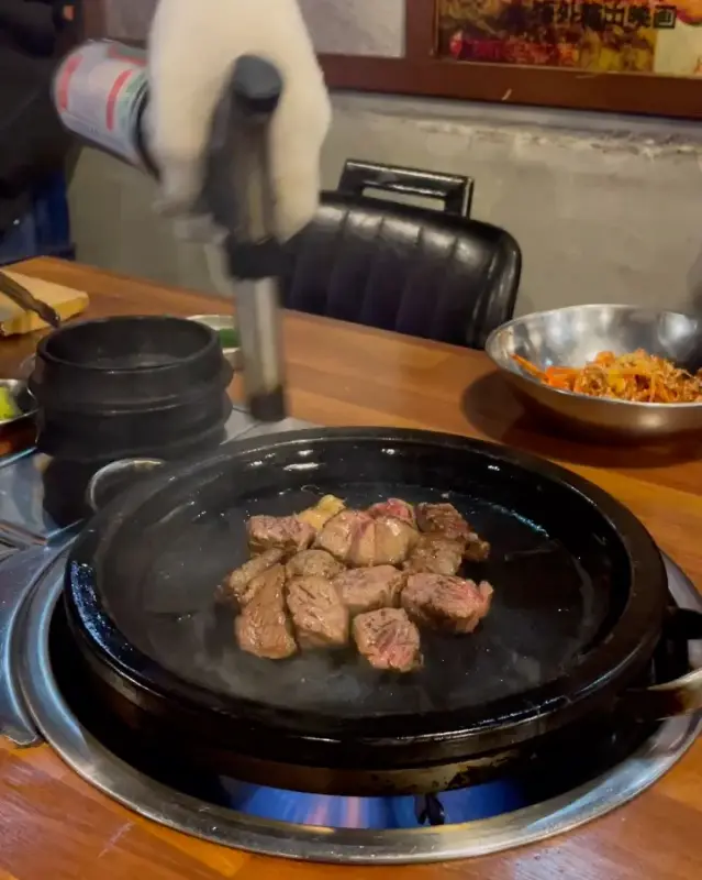 깊고 진한 맛이 일품인 둥이된장찌개