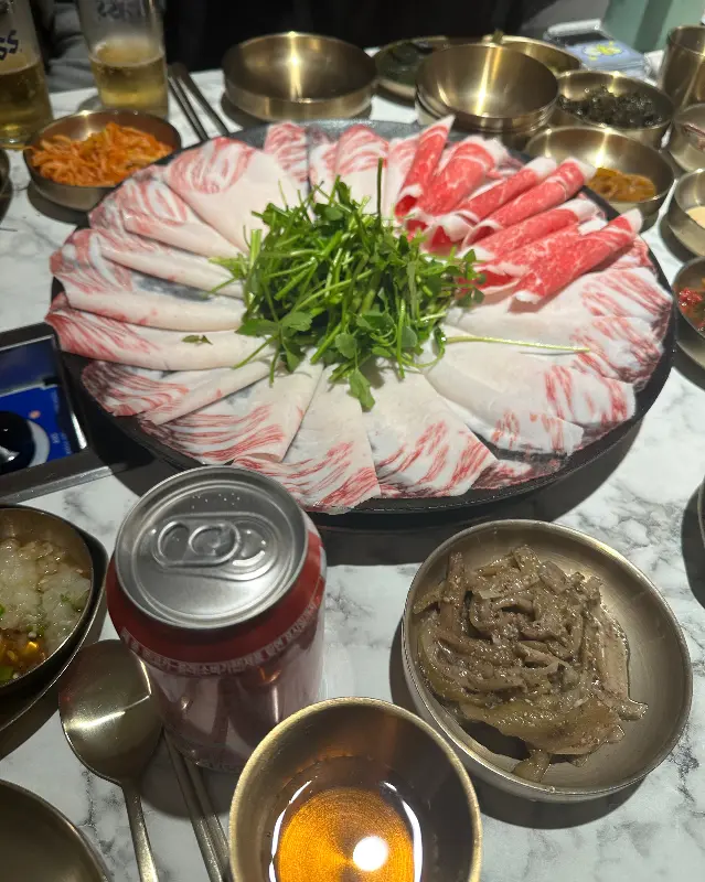 차돌박이 구절판 전체샷