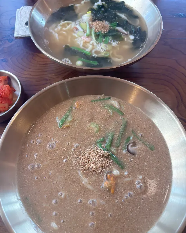 들깨가 듬뿍 들어간 칼국수