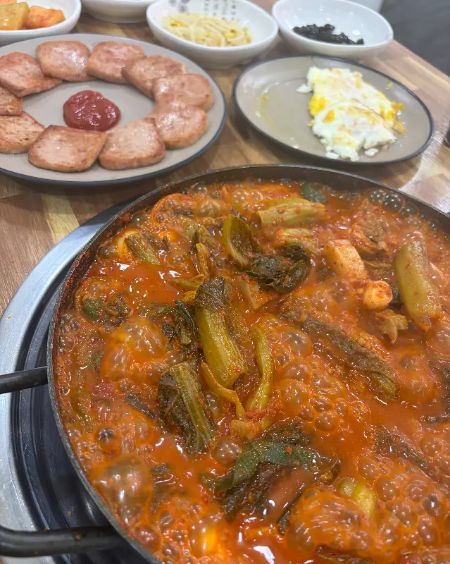 윤심이네실비집 갓돈찌개